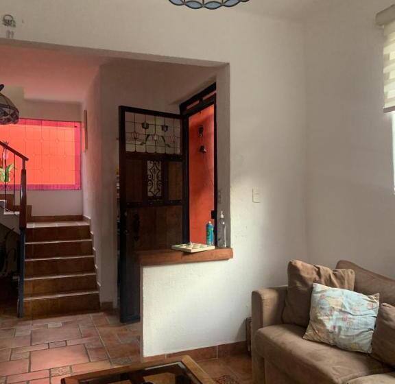 컴포트 트리플 룸, Colonial Villa Coyoacan