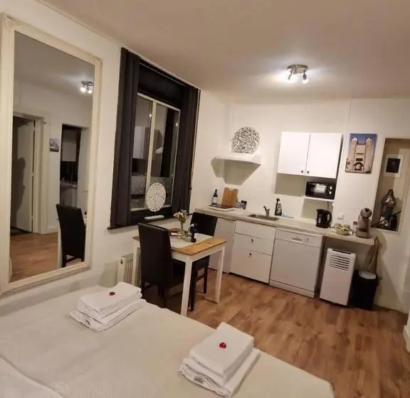 Huoneisto 1 Makuuhuone Pohjakerros, Klooster Mariadal Maastricht   Borgharen