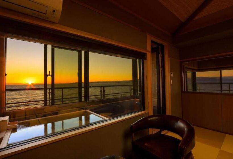 جناح مطلّ علي الجبل, 海のほてる　いさば