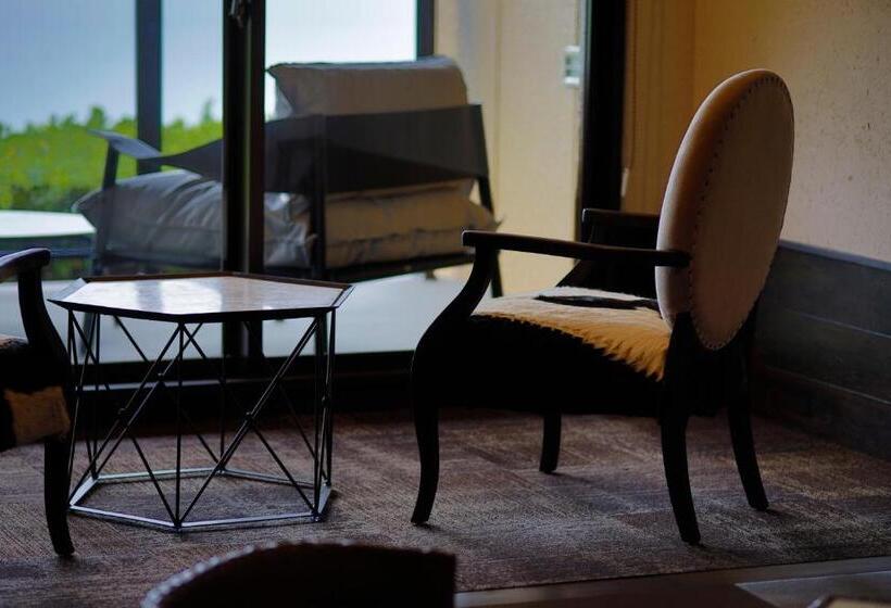 جناح مزوَّد بشرفة, 海のほてる　いさば