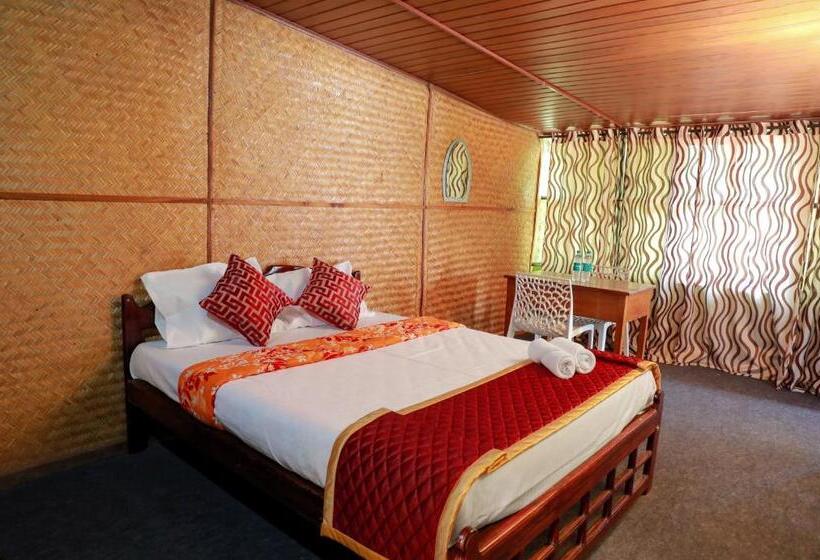 Quarto Estandar, Edakkal Home Stay