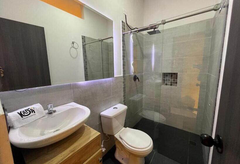 إستديو قياسى مزود بشرفة, Kasa 5ta Aparta