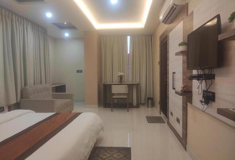 חדר סטנדרט עם מיטת קינג, Lee Palace