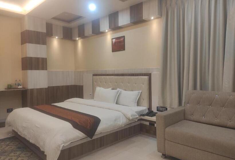 חדר סטנדרט עם מיטת קינג, Lee Palace