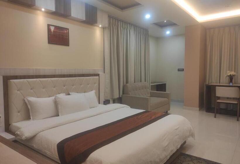 חדר סטנדרט עם מיטת קינג, Lee Palace