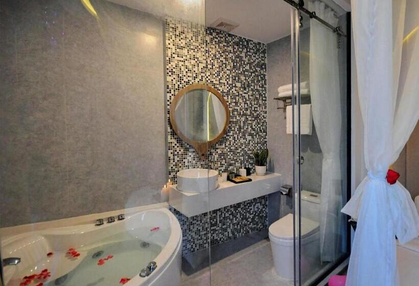 سوییت اجرایی, Mai