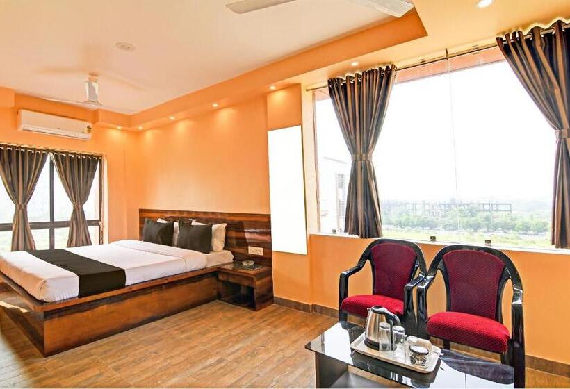 Quarto Triplo Clássico, Oyo Flagship Casa Sanjiva