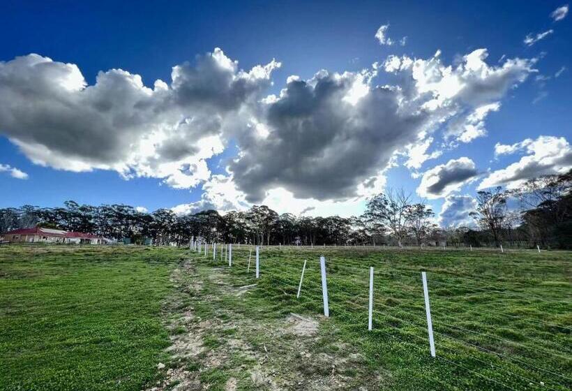 Шале 1 Спальня, Sydney Farm Stay    Live With Nature And Animals