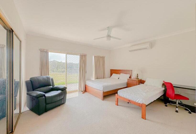 Suíte Familiar, Sydney Farm Stay    Live With Nature And Animals