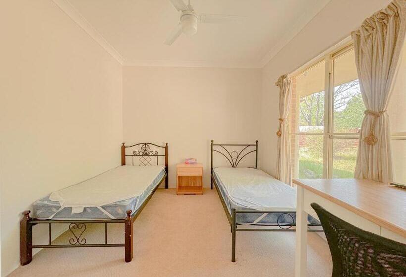 Семейный Номер Совместный Санузел, Sydney Farm Stay    Live With Nature And Animals