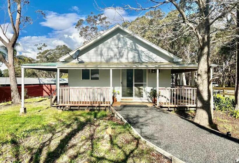 Chalet 1 Dormitório, Sydney Farm Stay    Live With Nature And Animals