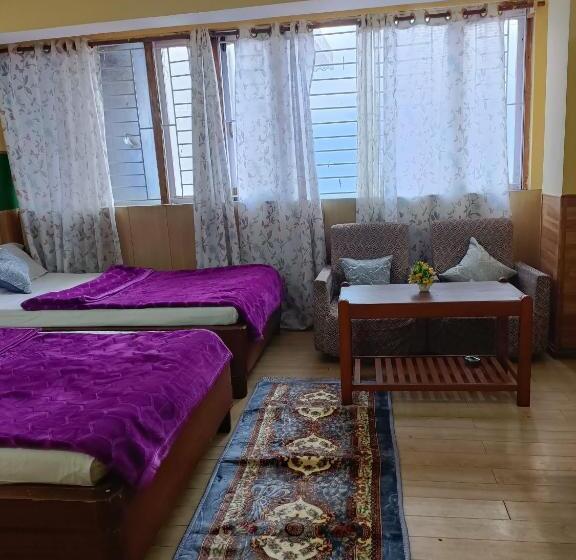 חדר סטנדרט לארבעה, The Lhonark Leisure