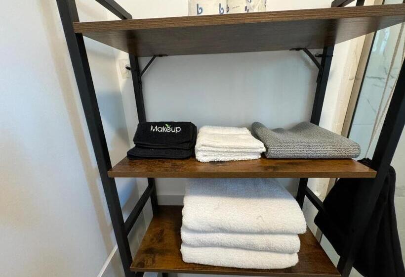 غرفة قياسية, Private Room In West Seattle Cartagena Inspired