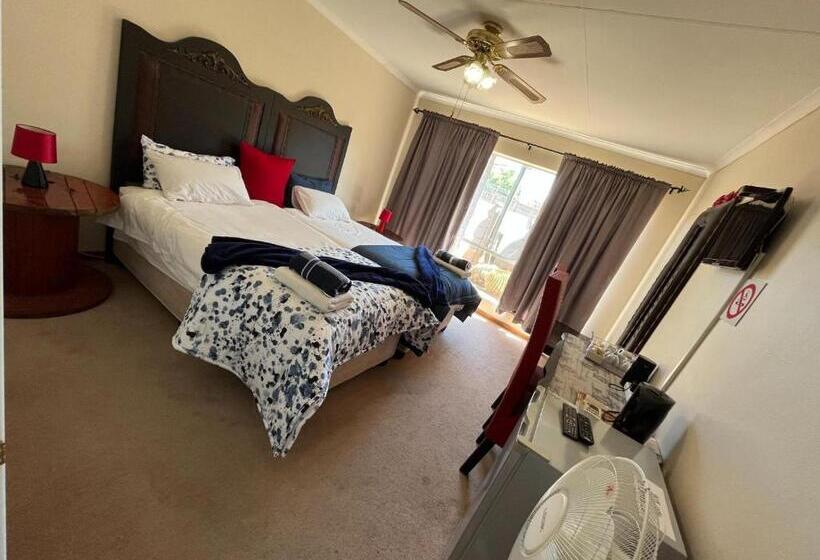 스탠다드 룸 킹사이즈 침대, Kuhns Rus En Vrede