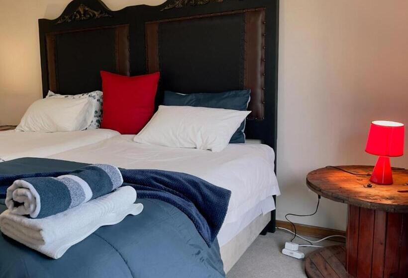 스탠다드 룸 킹사이즈 침대, Kuhns Rus En Vrede