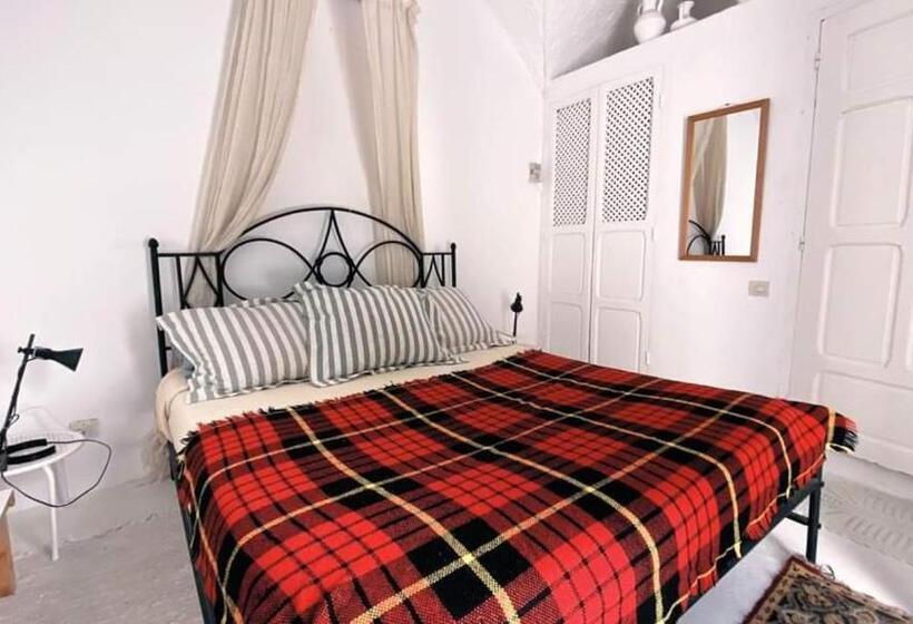 标准间, The Cypresses