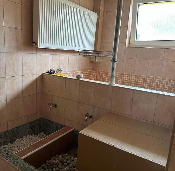 חדר משפחתי, Zamagurský Dom