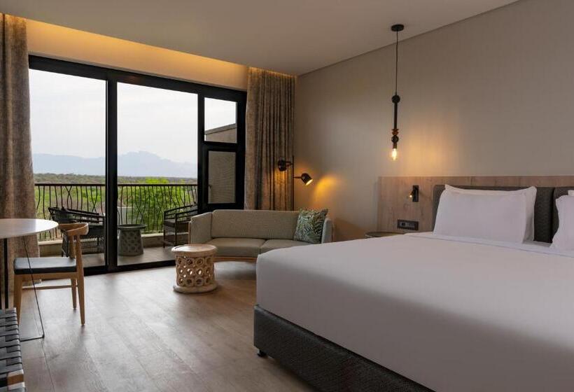 Полулюкс Вид на Горы, Radisson Safari Hotel Hoedspruit