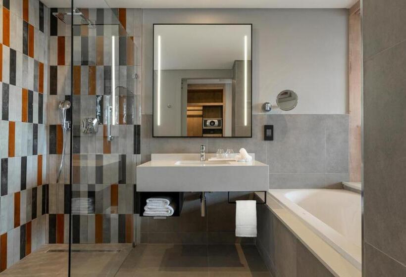 חדר סופריור עם נוף להרים, Radisson Safari Hotel Hoedspruit