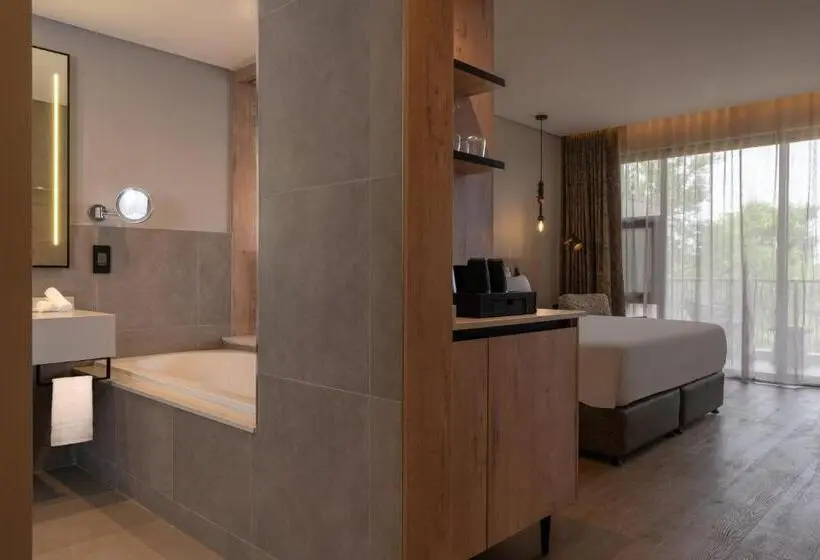 اتاق سوپریور با چشمانداز کوهستان, Radisson Safari Hotel Hoedspruit