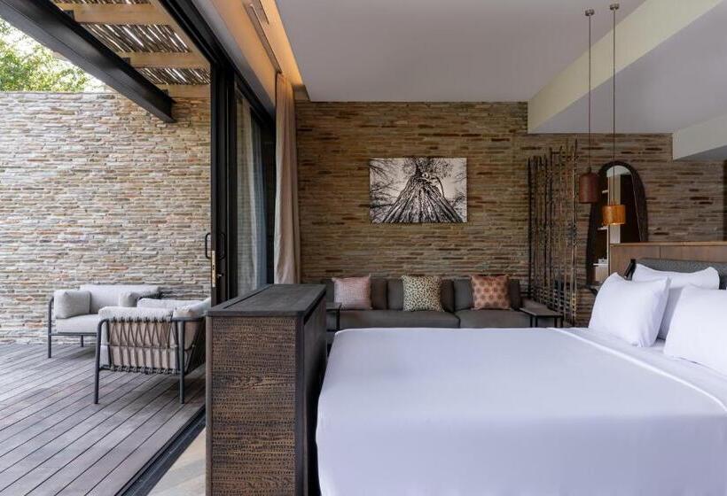 Люкс Премиум, Radisson Safari Hotel Hoedspruit