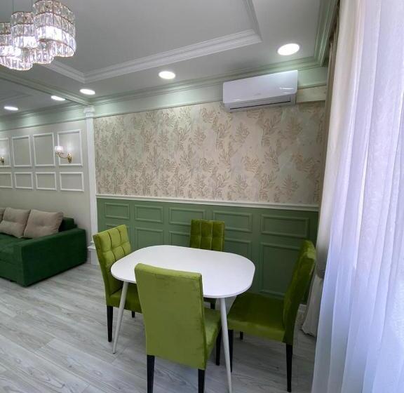 آپارتمان 1 خوابه با چشم‌انداز, Royal Apartments R House