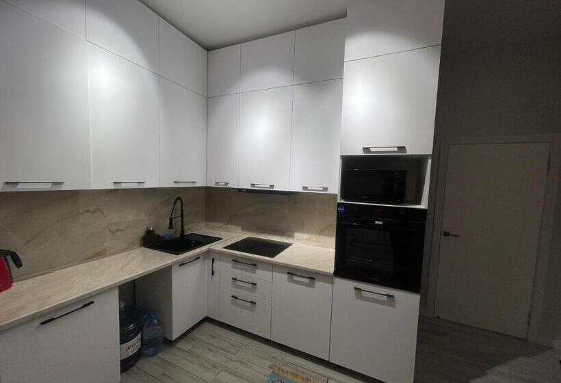 آپارتمان 1 خوابه, Royal Apartments R House