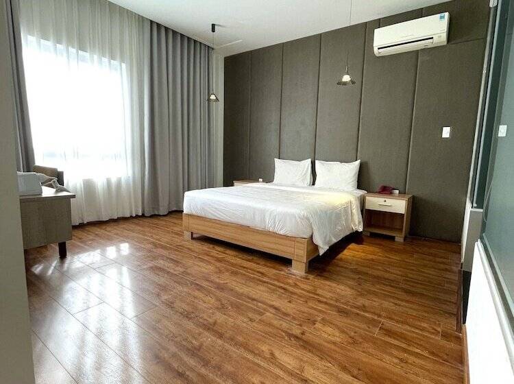 اتاق لوکس چهار تخته, The Mansion Hotel Bien Hoa