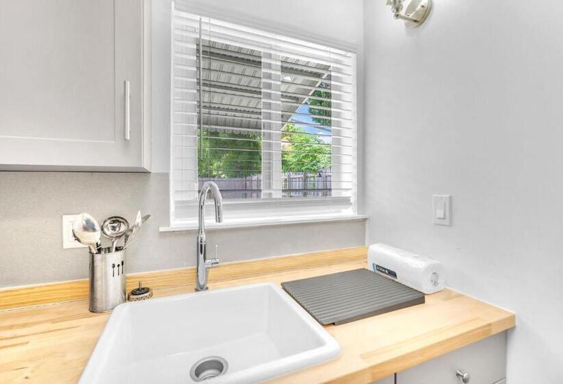 דירת חדר, Blue Wave Bungalow   1 1   Stylish