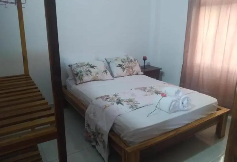Basic Kolmen Hengen Huone, La Posada De Calerito