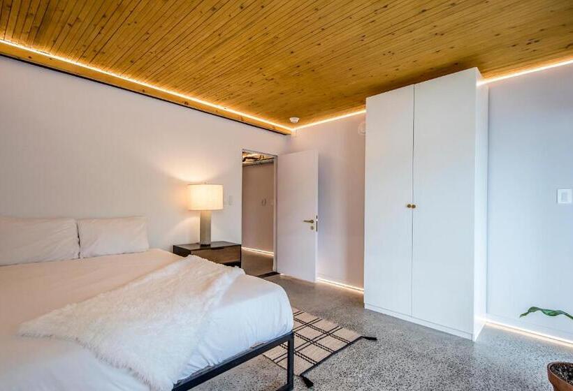 Номер Стандарт с Балконом, Luxury Bnb Halifax Rooftop