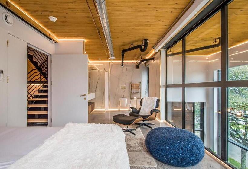 デラックスルーム, Luxury Bnb   Halifax Rooftop