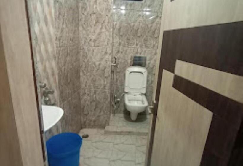 غرفة ديلوكس سرير كينج, Anand International Bihar