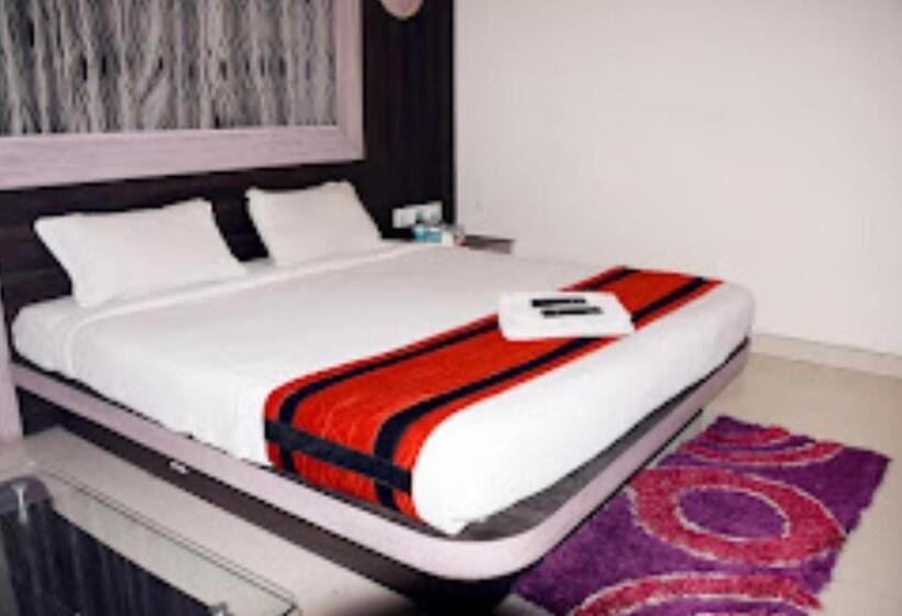 غرفة ديلوكس سرير كينج, Anand International Bihar