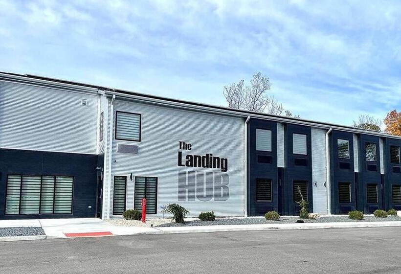 غرفة عائلية, Galactic Star Wars Getaway Sleep Pods For Eight