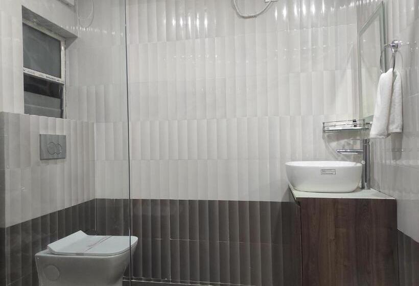 Люкс, Kingdom Palace