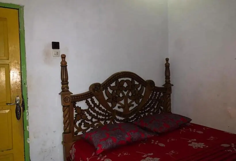デラックスルーム, Oyo 93304 Wisma La Oda Syariah