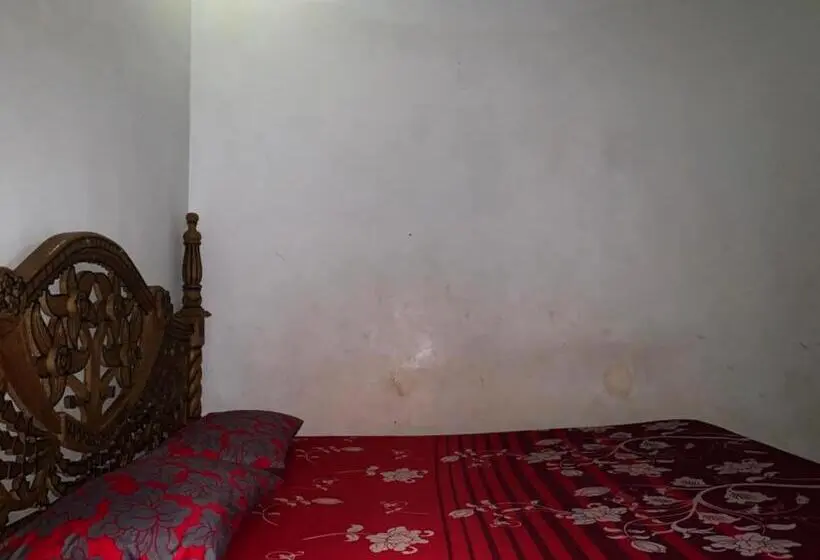 デラックスルーム, Oyo 93304 Wisma La Oda Syariah