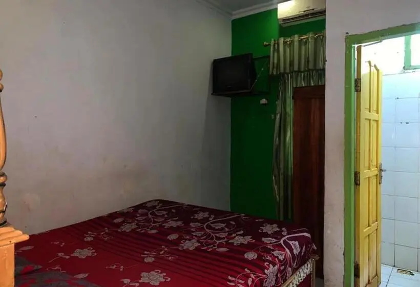 デラックスルーム, Oyo 93304 Wisma La Oda Syariah