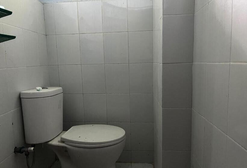 חדר דלוקס, Oyo 93304 Wisma La Oda Syariah