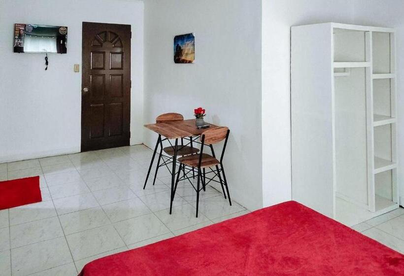 Номер Deluxe, Reddoorz At Rio Bella Lacson St Bacolod