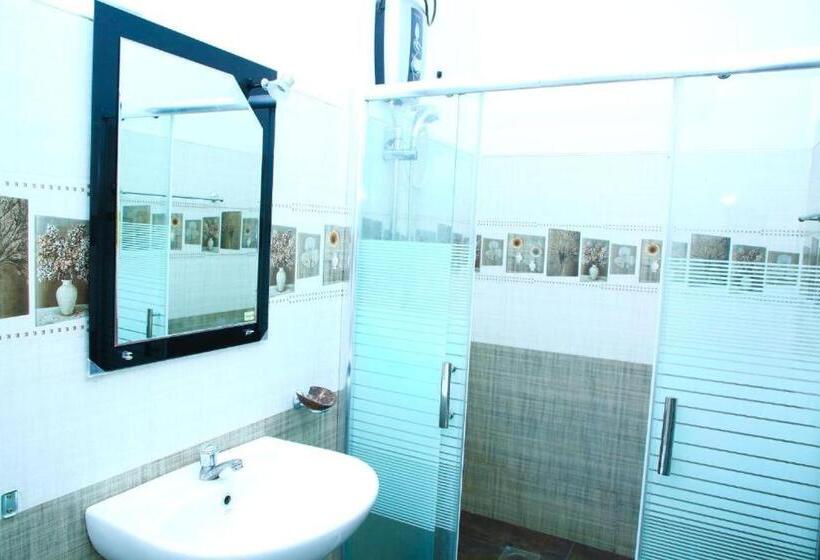 バルコニー付きデラックスルーム, Rp Rohamton Bungalow And Coffee Bar