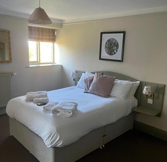 חדר משפחתי, Slyne Lodge