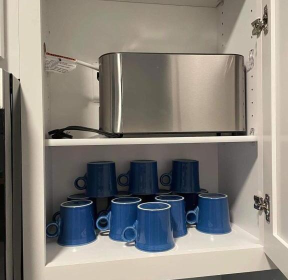 إستديو عائلى, Yacht Two Staycation Suite Near Hidden Valley Ski