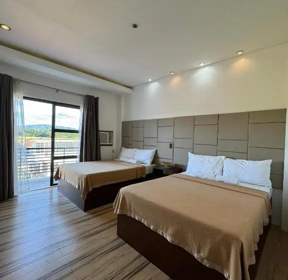 Deluxe Neljän Hengen Huone, North Stellar Hotel And Events Place