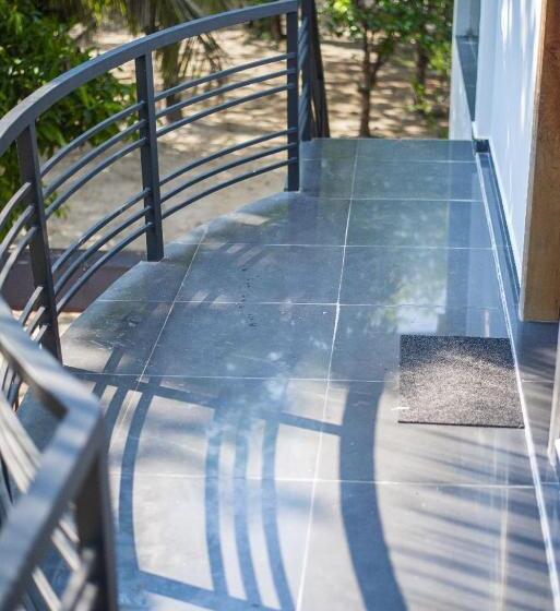 패밀리 스위트, Grand Okka