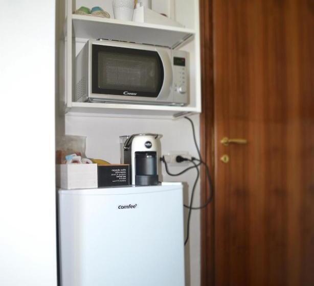 غرفة قياسية مطلّة علي الحديقة, In Campagna