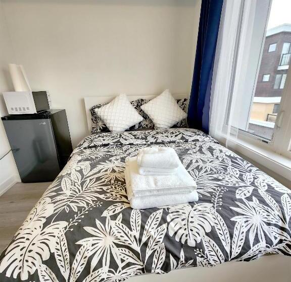 Номер Стандарт Совместная Ванная, Toronto Downtown Midtown North York Newly Built Modern Bright Room