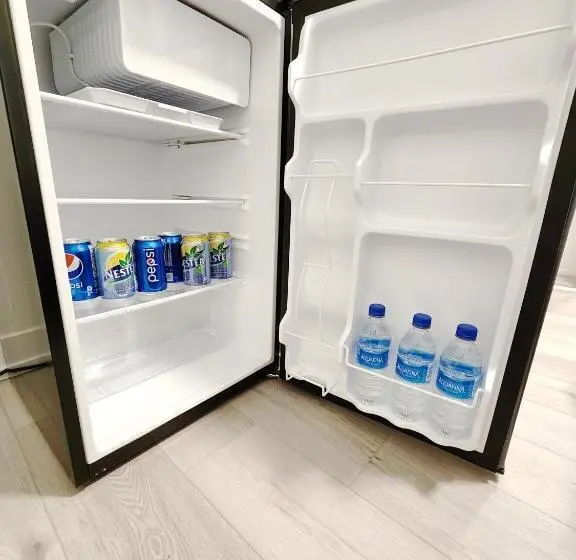 Economy-huone, Toronto Downtown Midtown North York Newly Built Modern Bright Room