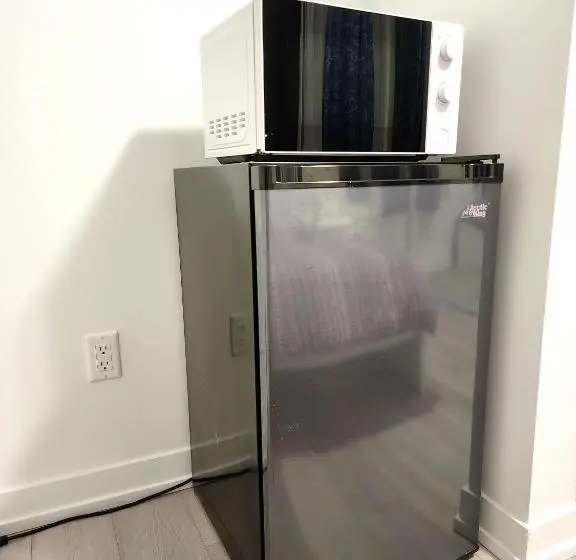 Economy-huone, Toronto Downtown Midtown North York Newly Built Modern Bright Room